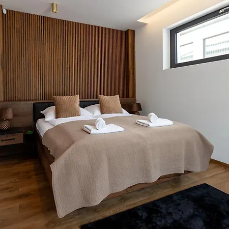 Porta Iii - Privat Garden&pool&jacuzzi *