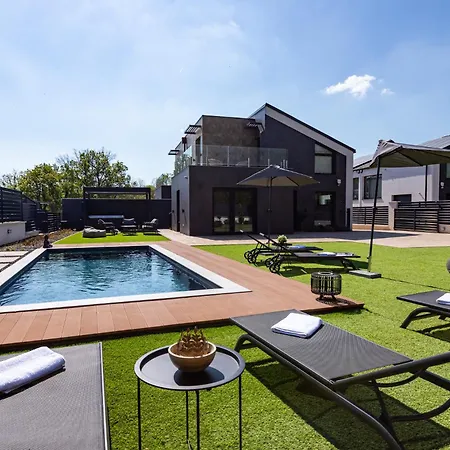 Porta Iii - Privat Garden&pool&jacuzzi Balatonalmádi