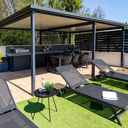 Porta Iii - Privat Garden&pool&jacuzzi Villa *